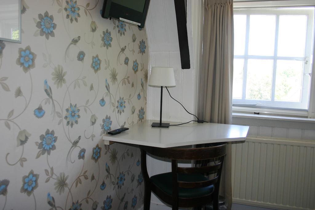 Tweepersoonskamer met een Eigen Externe Badkamer